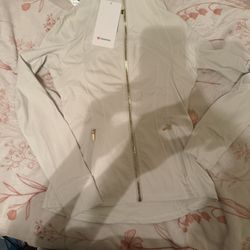 Cream Lululemon Size 6 Defined Set 