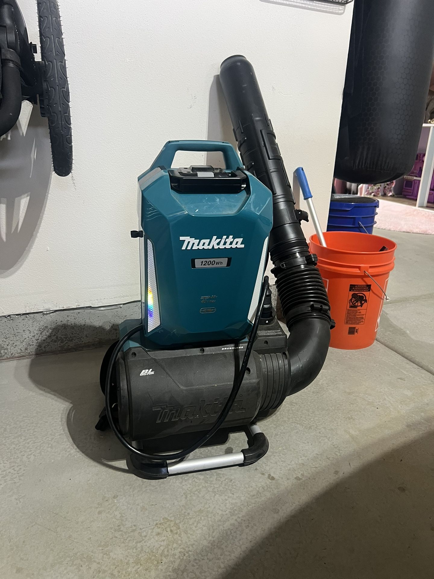 Makita Blower & 40v Max ConnectX 1,200Wh