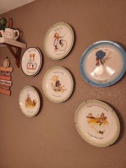9 piece vintage Holly Hobby items