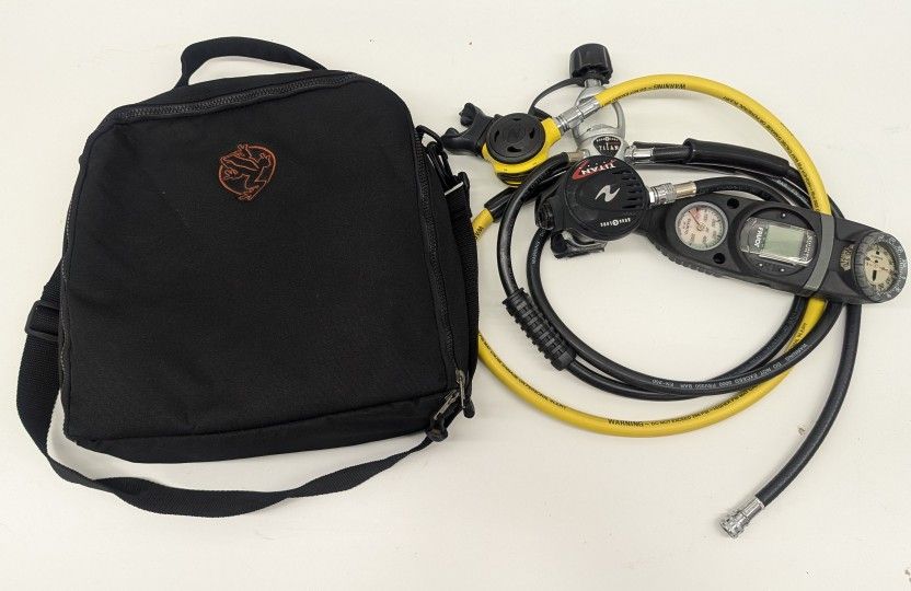 AQUALUNG Titan 1st & 2nd Stage Regulator w/ Secondary Octopus & Suunto Dive Computer
