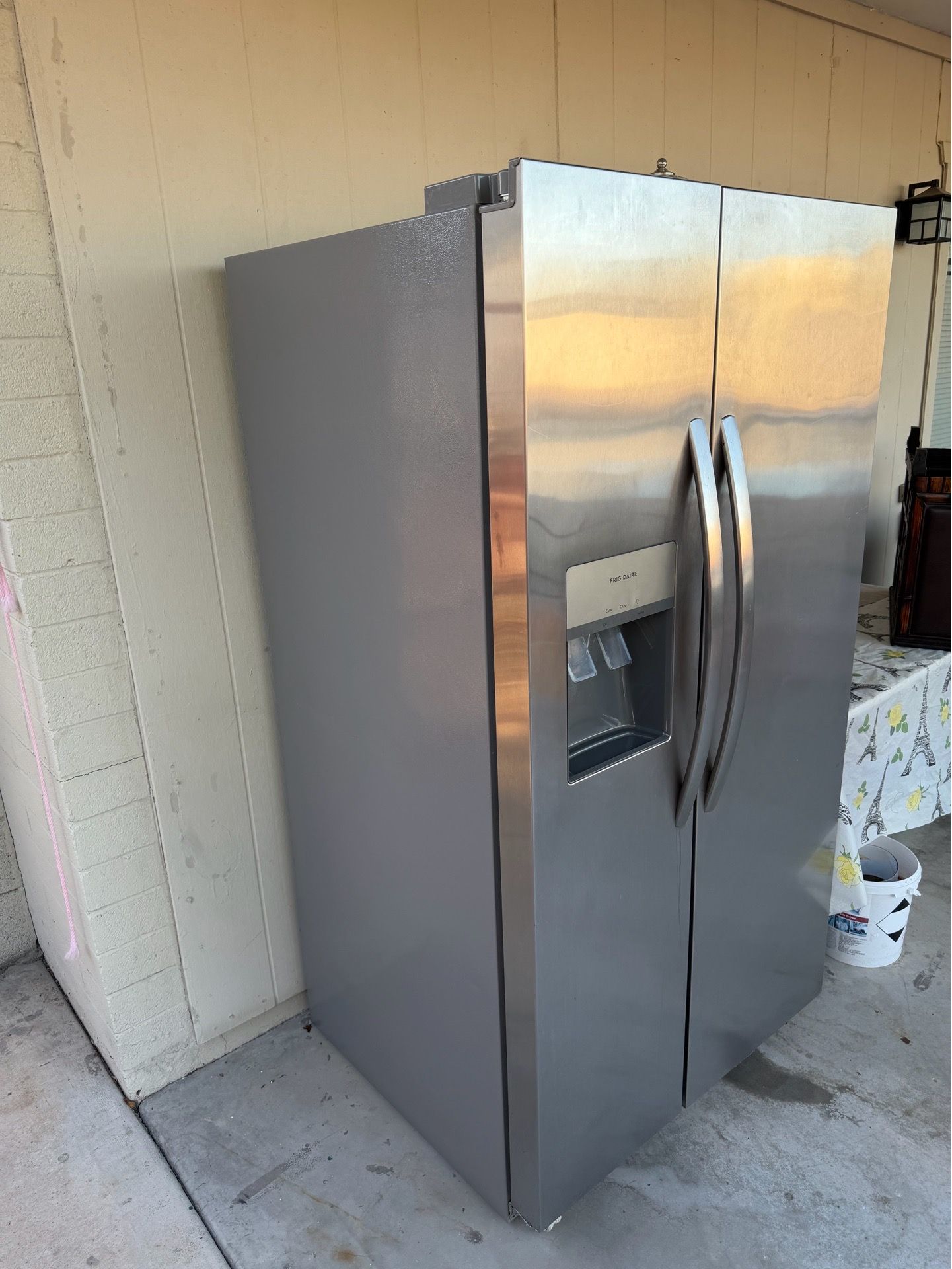 Frigidaire Fridge