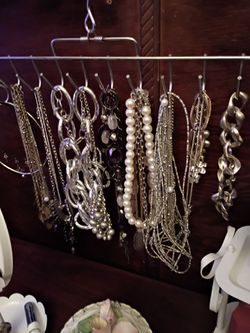 Mixed Costume Jewelry Necklace Lot
