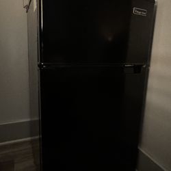 Magic Chef 2-door Refrigerator