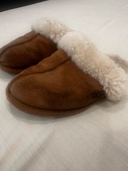 UGG Scuffette II - size 6