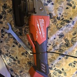 Milwaukee  Fuel Grinder 