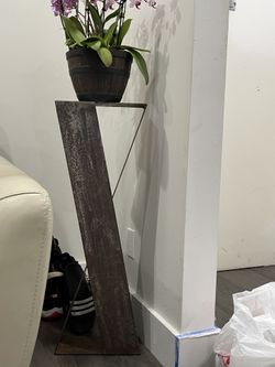 Modern Stand