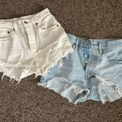 Levi shorts W24/w27