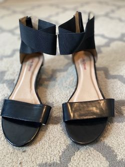 Women’s flats size 8