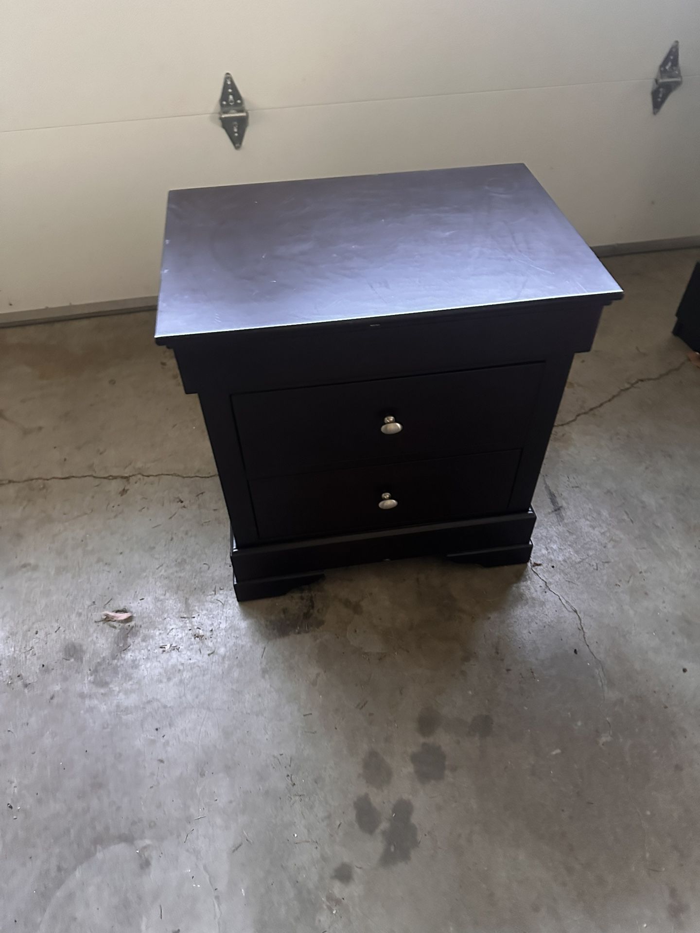 Bedroom dresser and nightstand set