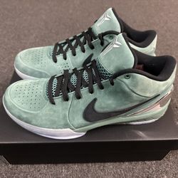 Kobe 4 Girl Dad Men’s 10