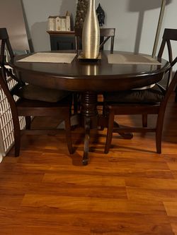 Dining room table