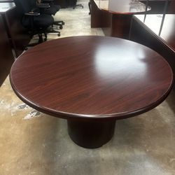 OFFICE/HOME TABLE ROUND TABLE 