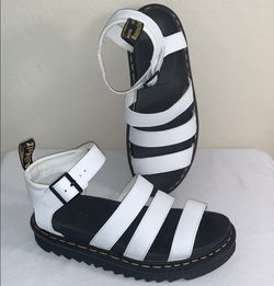 DR MARTENS BRAND NEW SIZE 9 BLAIRE SANDALS