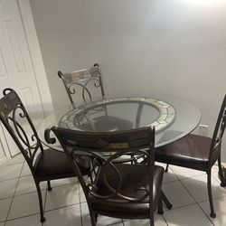 Glass Dining Room Table Of 4 Chairs 