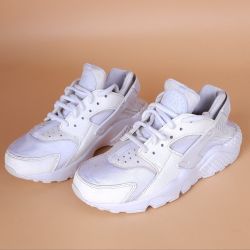 Nike Air Huarache Size 5 Women