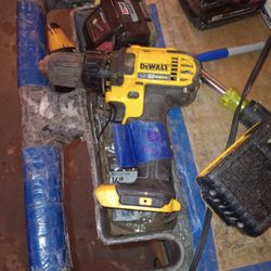 20 V Dewalt Drill Good Working Condition 