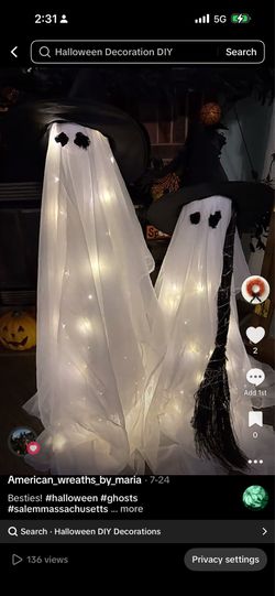 Handmaid‘s lit ghosts