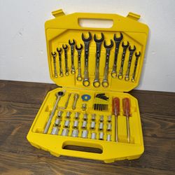 Tool Set in Case Wrenches Socket Set 