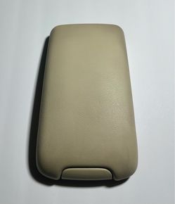 Armrest / Center Console Lid for W203 Mercedes-Benz C230 C250 C280 Light Beige