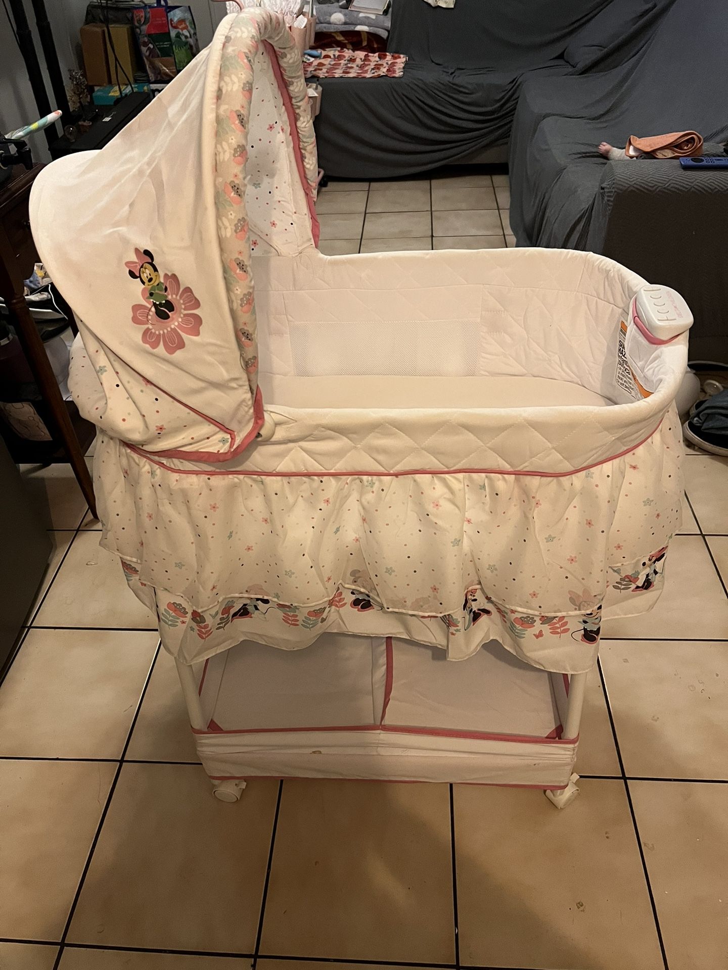 Mini mouse Bassinet 