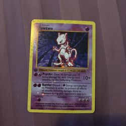 Base Set Mewtwo 