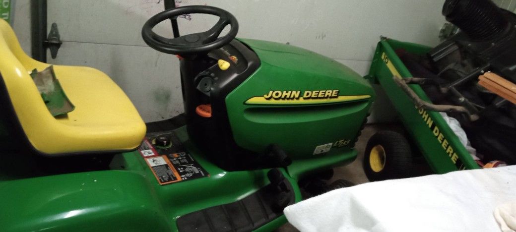 John Deere Lawn Tractor With Matching Trailorand Grass catcher 