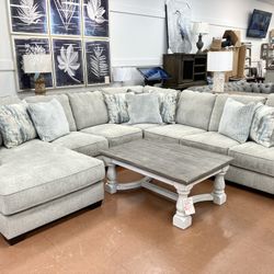 New Large Sectional 🔥🔥 AVAILABLE NOW
