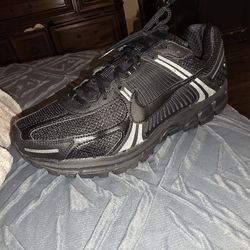 Nike vomero 5