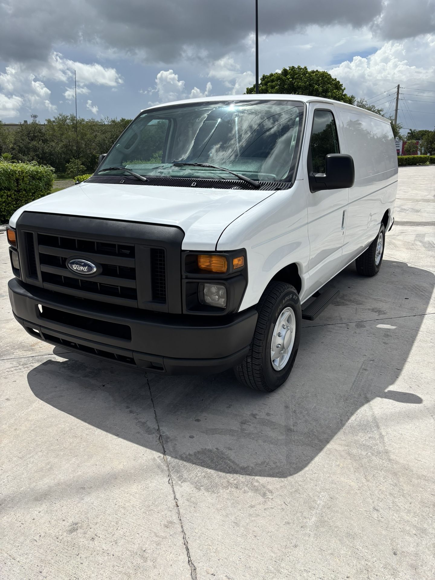 2011 Ford E-250