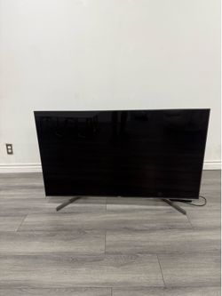 Sony 55” X900F 4K Smart TV + Remote – Excellent Condition