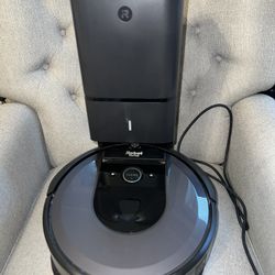 iRobot Roomba i7+