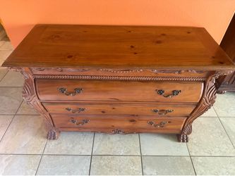 Solid Wood 3-Drawer Dresser – $100