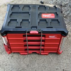 Milwaukee 4 drawer Pack-out  