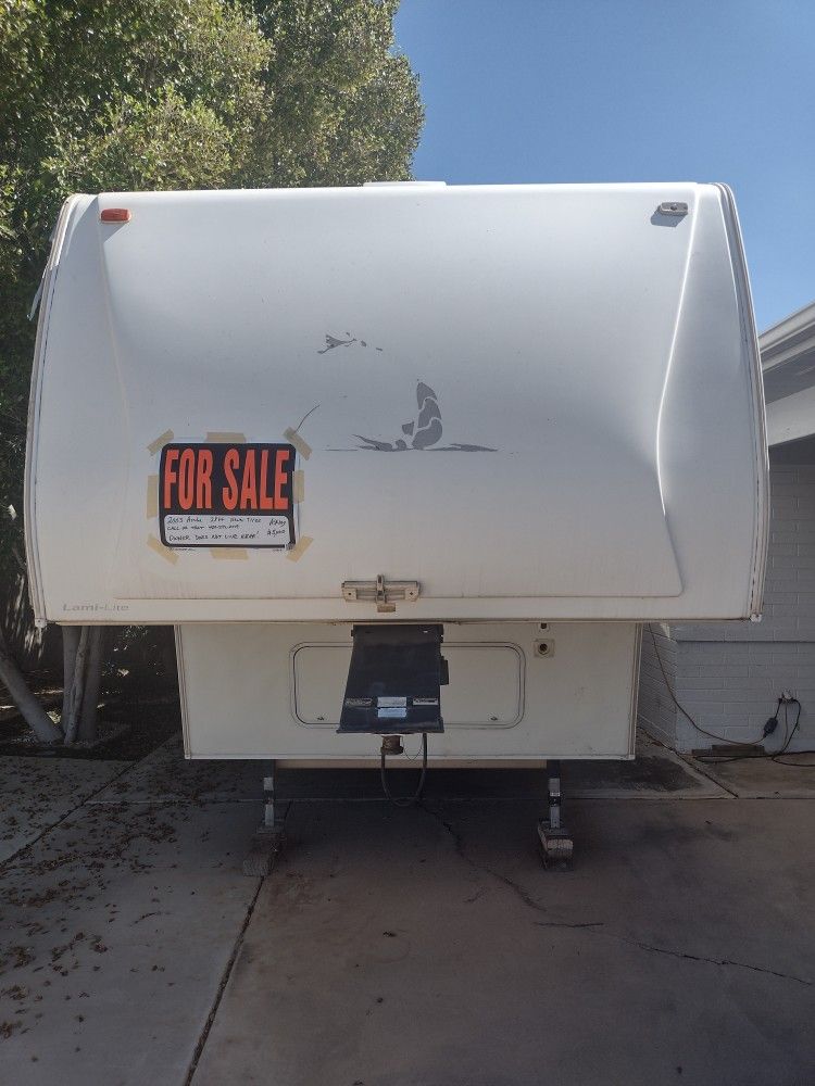 2003 StarCraft Aruba 5th Wheel, 28 Ft.