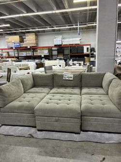 Thomasville Tisdale Boucle Modular Sectional with Storage Ottoman