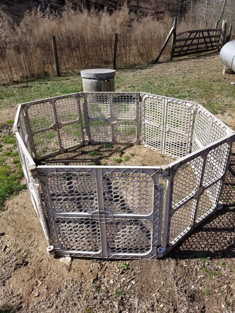 Round Play Pen