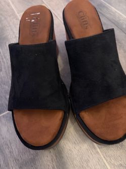 Cliffs Black Suede Slide Sandals size 7