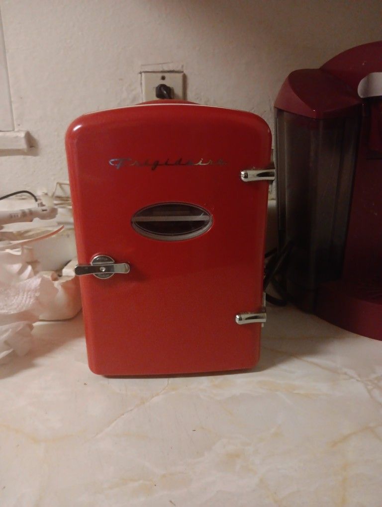 Mini Frigidaire