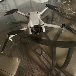 Drone (DJI MINI 3)