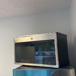 GE PROFILE MICROWAVE OPEN BOX