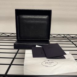 Authentic Prada Men’s Leather Bifold Wallet w/ Box & Papers