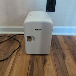 Mini Fridge 