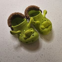 Shrek Crocs Kids C7 Barley Used