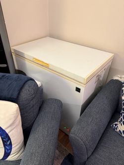 Compact freezer