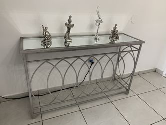 Table And Decor