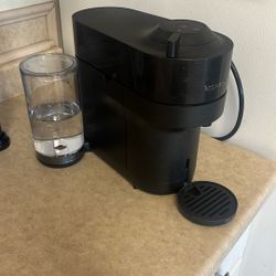 Nespresso Machin + Pods