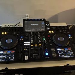 Pioneer XDJ-RX3 Digital DJ Controller 