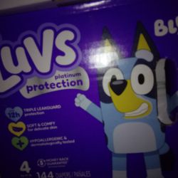 Luvs Pampers Size 4
