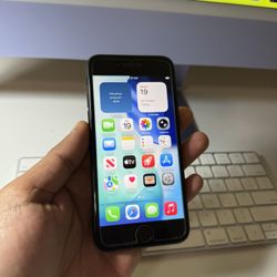 iPhone SE 128gb Unlocked