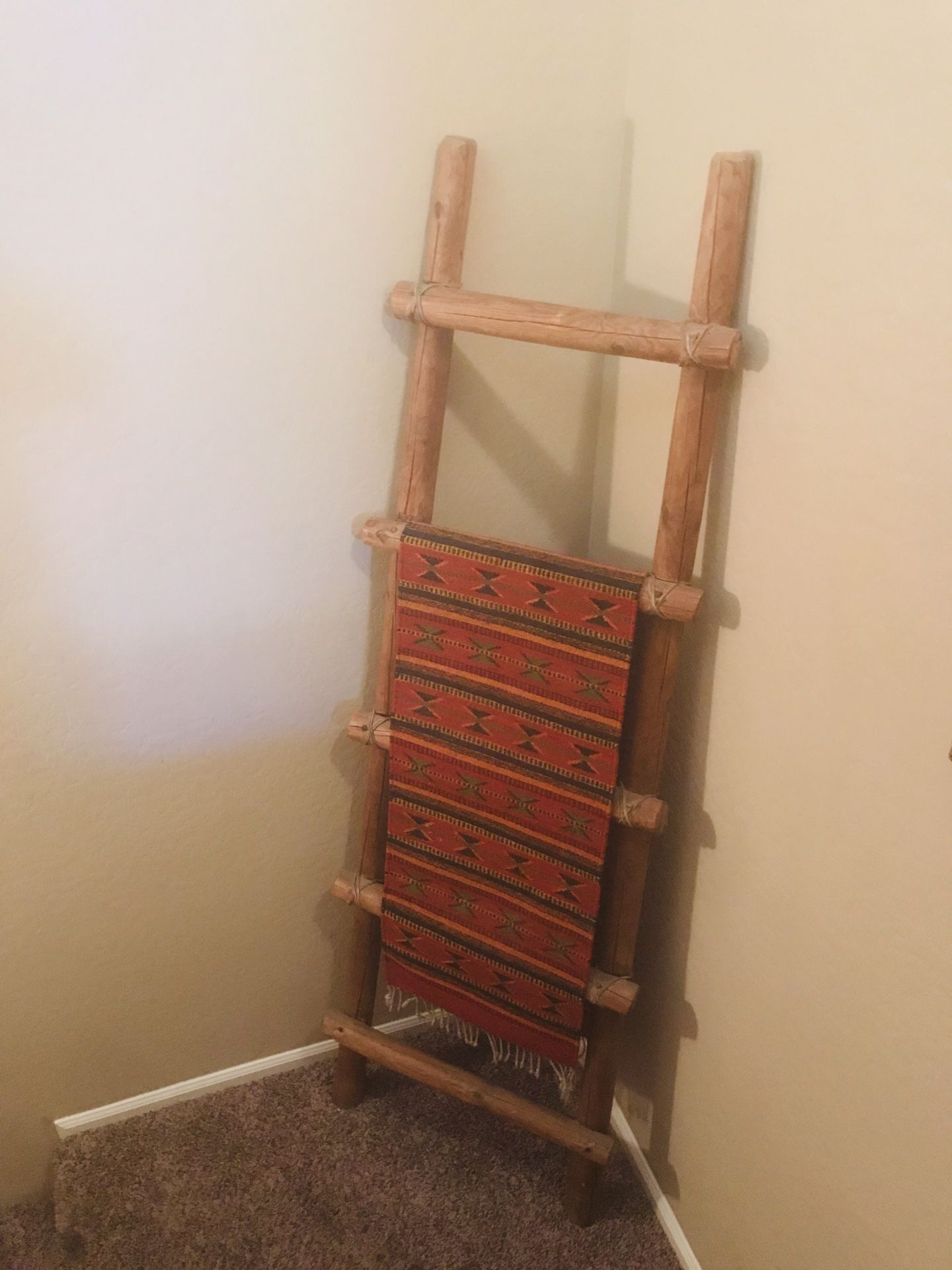 SOUTHWEST LADDER WITH MEXICAN WOOL THROW